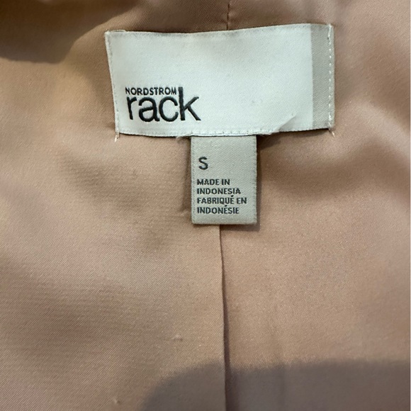 Size Small Pale Pink blazer - Picture 4 of 5